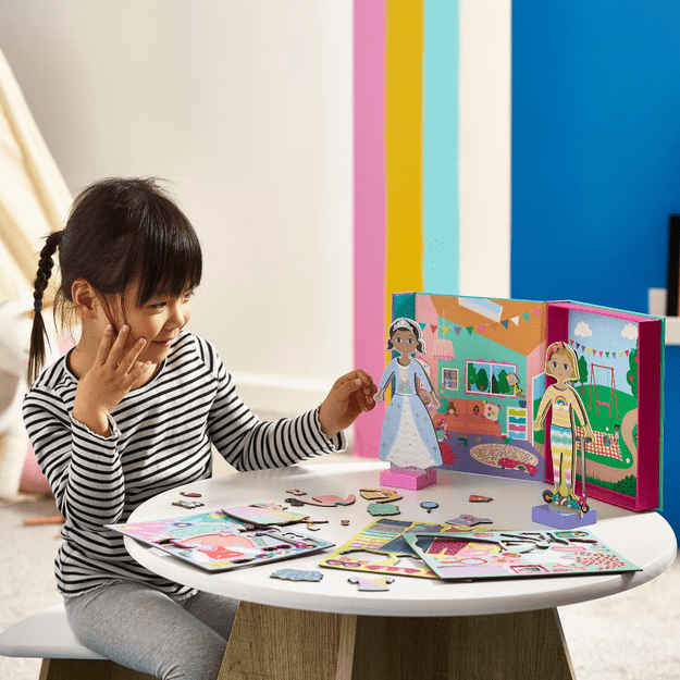 Magnetinis žaidimas aprenk lėlytes, Geriausios draugės 3