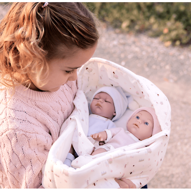 Arias kaksikud nukud koos valge kandekorviga, 26 cm 2