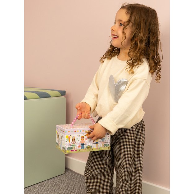 Muzikinė papuošalų dėžutė, Geriausios draugės 7