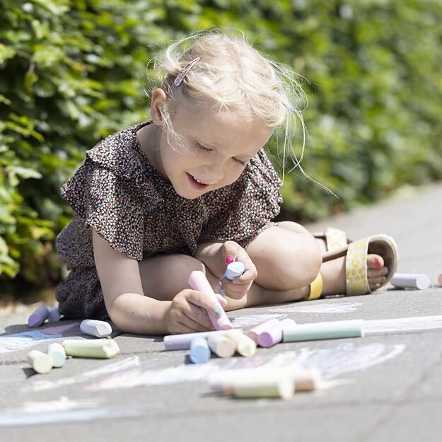 Creativ gatvės kreida 1